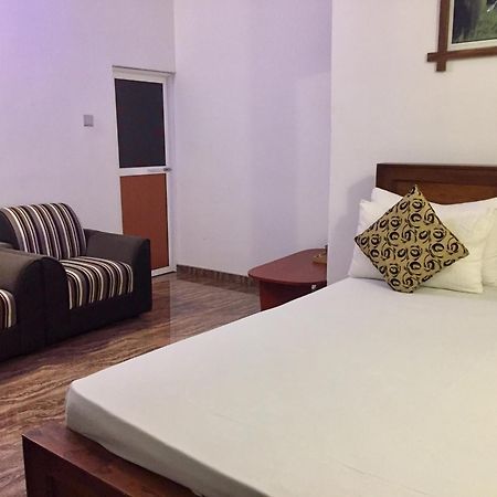 Thisara Guest House Polonnaruwa Quarto foto