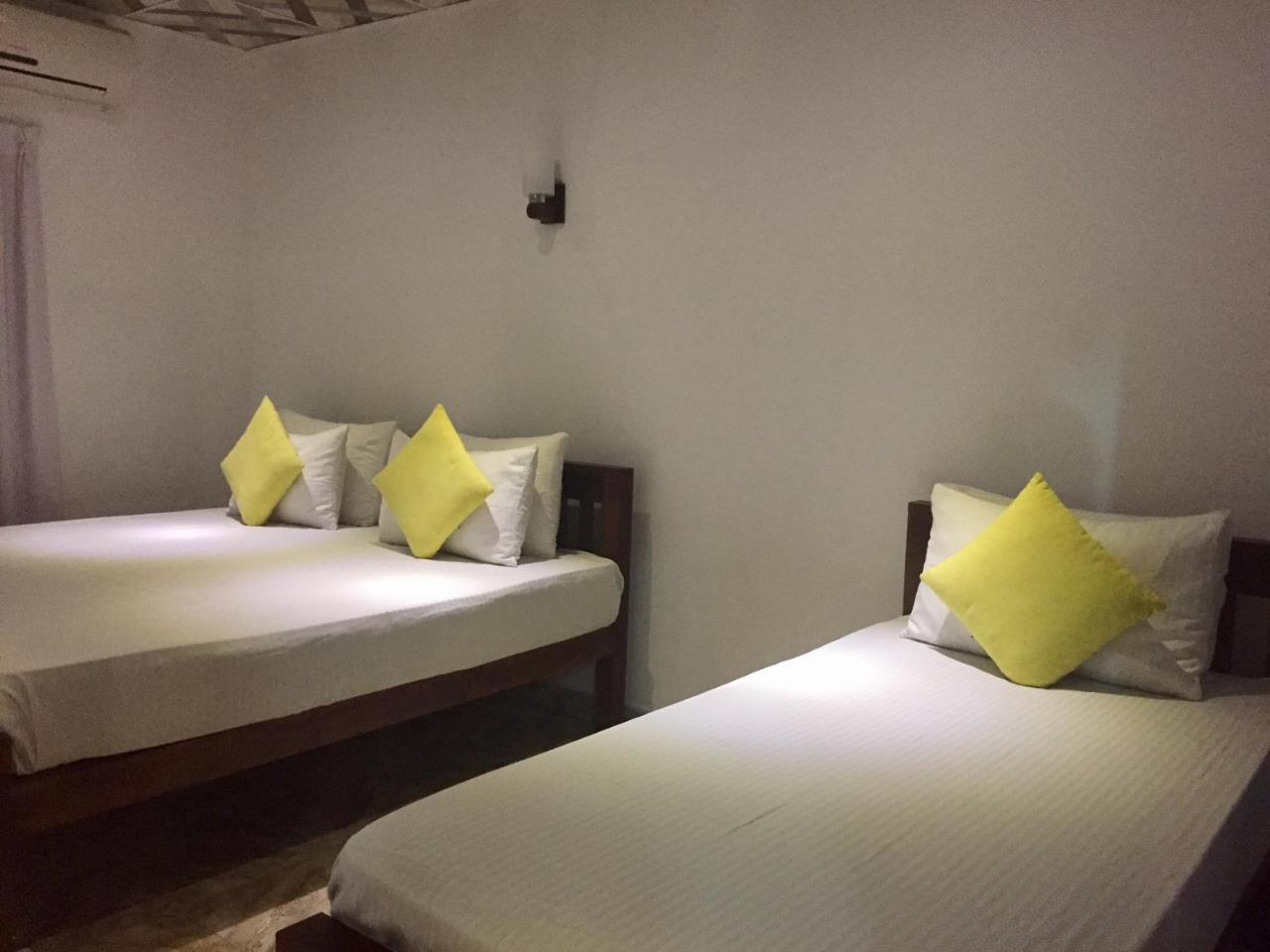 Thisara Guest House Polonnaruwa Quarto foto
